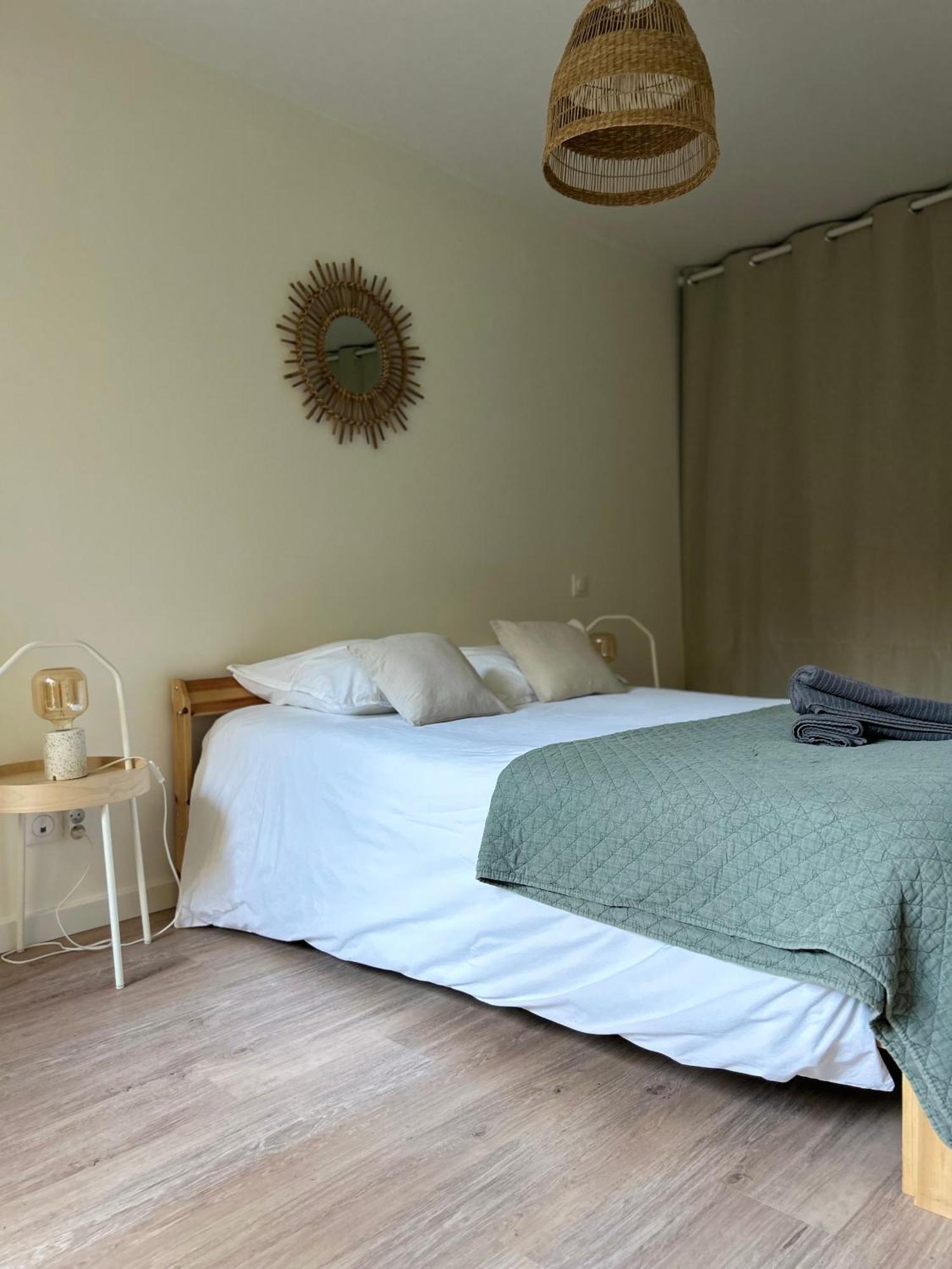 Le Patio : Appartement Chic 3 Chambres Au Coeur De ポー エクステリア 写真