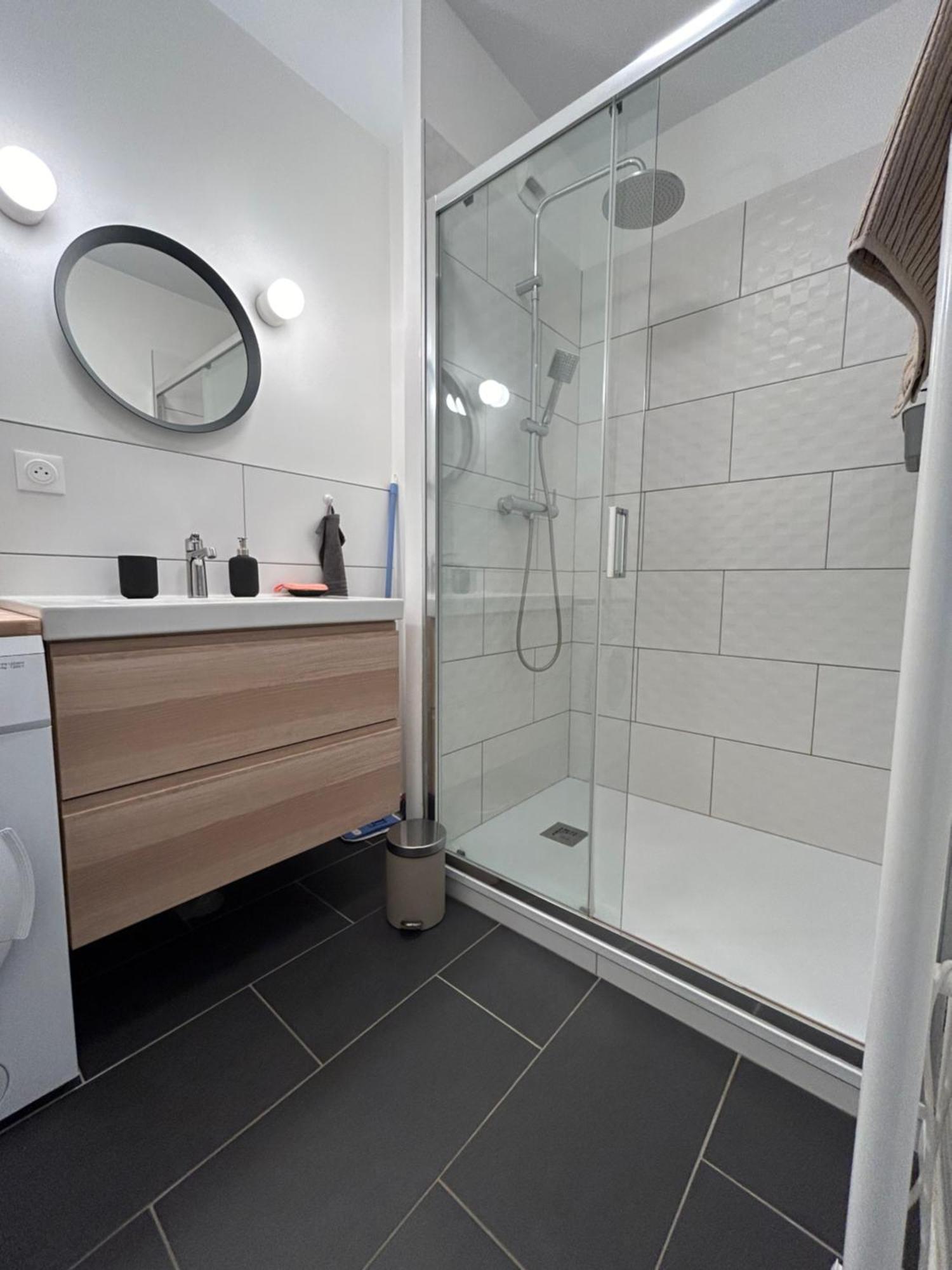 Le Patio : Appartement Chic 3 Chambres Au Coeur De ポー エクステリア 写真
