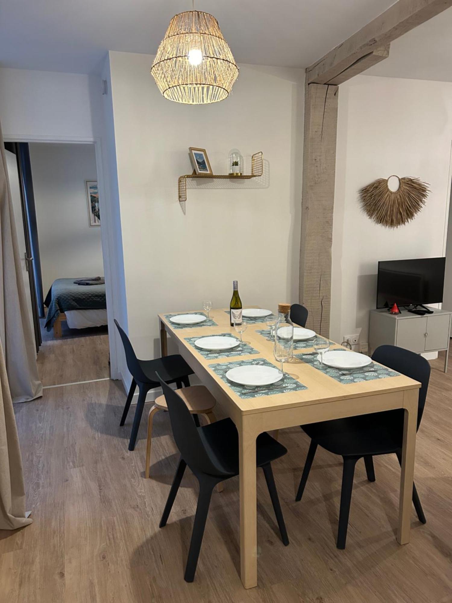 Le Patio : Appartement Chic 3 Chambres Au Coeur De ポー エクステリア 写真