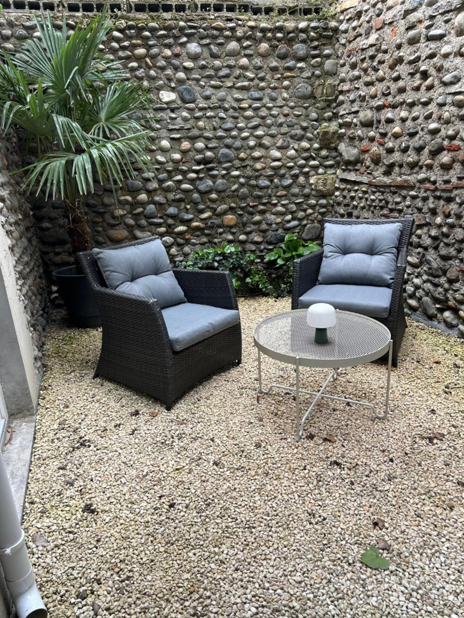 Le Patio : Appartement Chic 3 Chambres Au Coeur De ポー エクステリア 写真